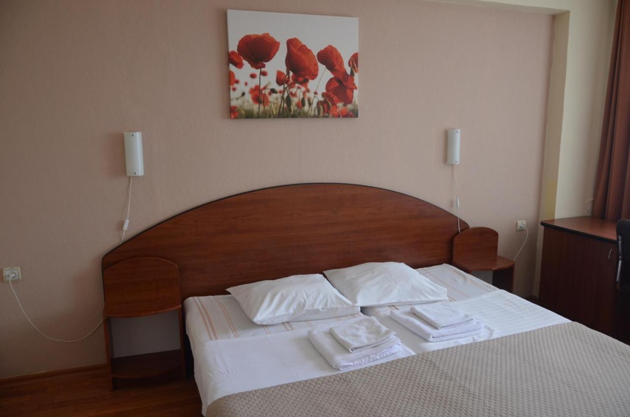 Latgale Hotel Rēzekne Buitenkant foto