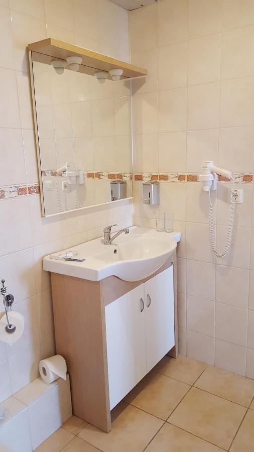 Latgale Hotel Rēzekne Buitenkant foto
